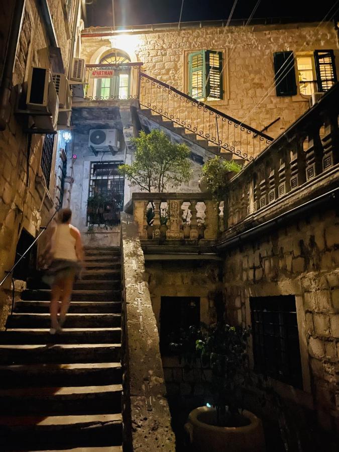 Cozy&Extravagant Suite in Antique Bizanti Palace Kotor Extérieur photo